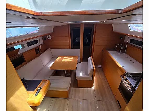 Sun Odyssey 469 in Athens / Marina Delta Kallithea - Photo 3
