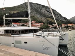 Lagoon 450 Fly in Šolta / Rogač thumbnail 9