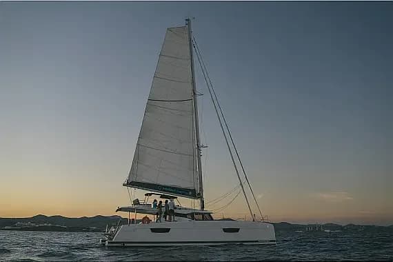 Saona 47 in Lavrion Marina - Photo 1