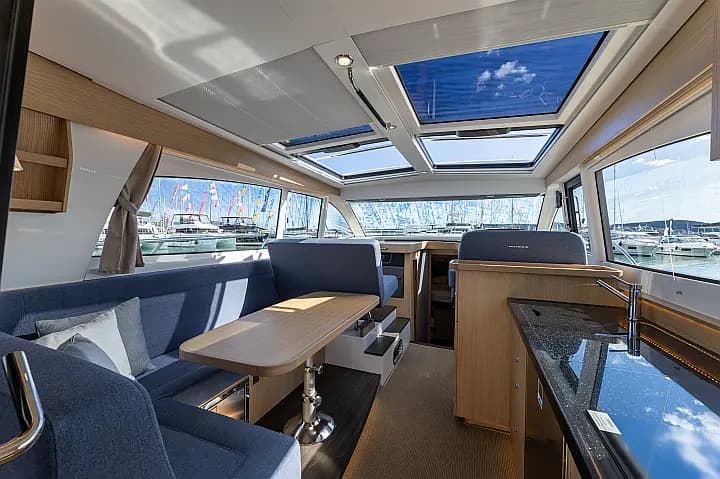 Nimbus 405 Coupe in Split / ACI Marina Split - Photo 5