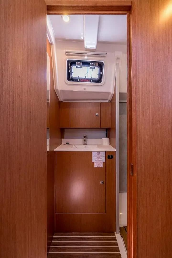 Bavaria C42 in Split / ACI Marina Split - Photo 5