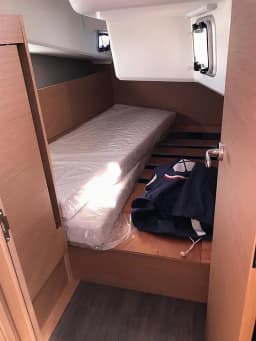 Sun Odyssey 410 in Piombino / Marina Arcipelago Toscano thumbnail 11