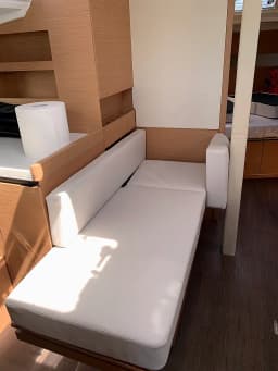 Sun Odyssey 410 in Piombino / Marina Arcipelago Toscano thumbnail 13
