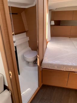 Sun Odyssey 410 in Piombino / Marina Arcipelago Toscano thumbnail 17