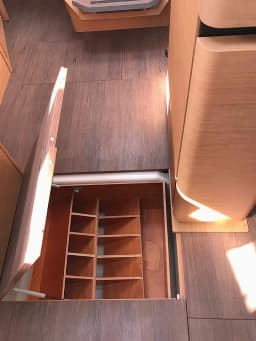 Sun Odyssey 410 in Piombino / Marina Arcipelago Toscano thumbnail 9
