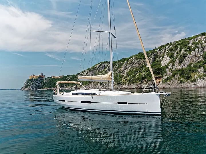 Dufour 412 Grand large in Sardinia / Cagliari / Marina di Cagliari - Photo 4