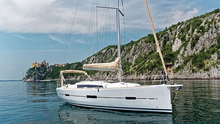 Dufour 412 Grand large in Sardinia / Cagliari / Marina di Cagliari - Photo 5