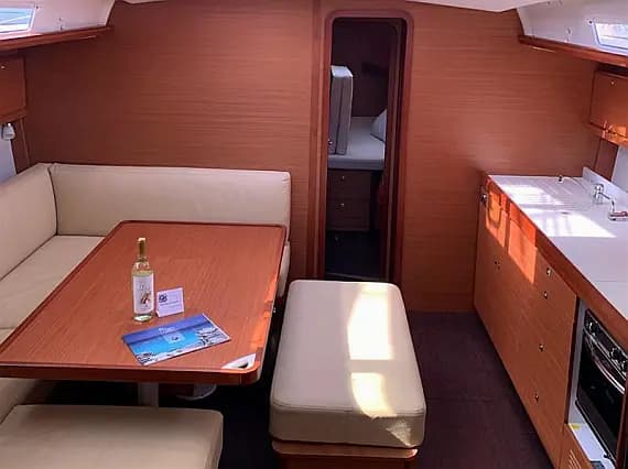 Dufour 460 Grand Large in Sicily / Furnari / Marina Portorosa - Photo 3
