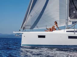 Sun Odyssey 410 in Lefkada / D-Marin Marina Lefkas thumbnail 15
