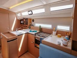 Sun Odyssey 410 in Lefkada / D-Marin Marina Lefkas thumbnail 3