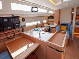 Sun Odyssey 410 in Lefkada / D-Marin Marina Lefkas thumbnail 5