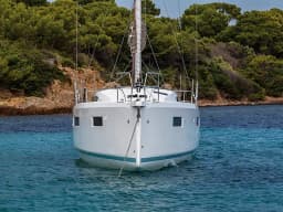 Sun Odyssey 410 in Lefkada / D-Marin Marina Lefkas thumbnail 8