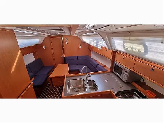 Bavaria Cruiser 37 in Sardinia / Portisco / Cala dei Sardi - Photo 3
