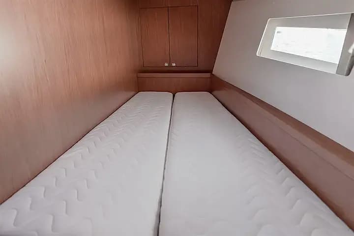 Oceanis 45 in Tivat / Porto Montenegro - Photo 5