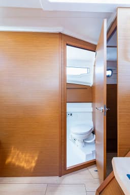 Sun Odyssey 410 in Lefkada / Port of Lefkas thumbnail 24