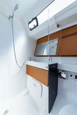 Sun Odyssey 410 in Lefkada / Port of Lefkas thumbnail 27