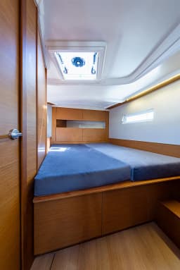 Sun Odyssey 410 in Lefkada / Port of Lefkas thumbnail 28