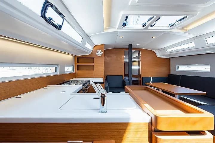 Sun Odyssey 410 in Lefkada / Port of Lefkas - Photo 5
