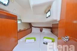 Oceanis 43 in Athens / Alimos Marina thumbnail 10