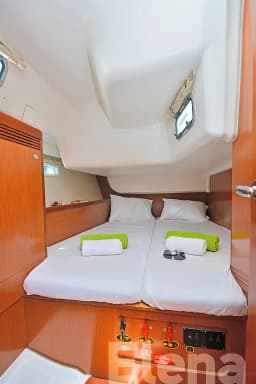Oceanis 43 in Athens / Alimos Marina thumbnail 12