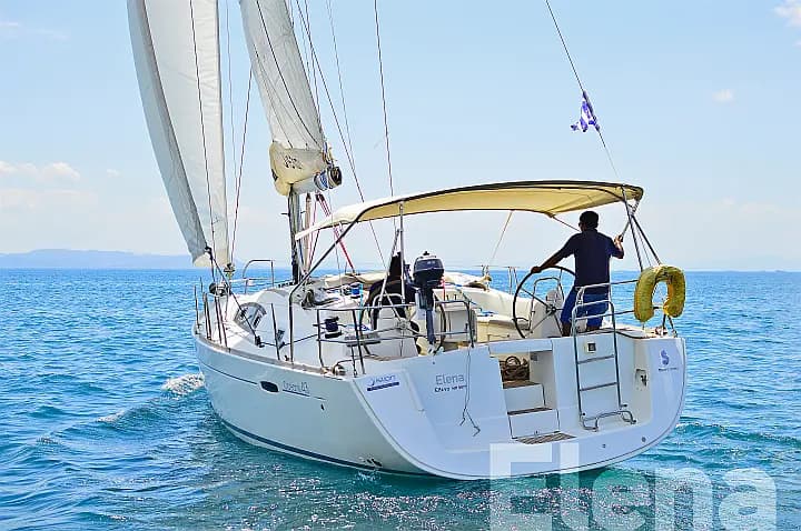 Oceanis 43 in Athens / Alimos Marina - Photo 4