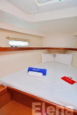 Oceanis 43 in Athens / Alimos Marina thumbnail 7