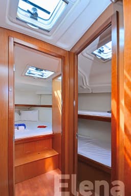 Oceanis 43 in Athens / Alimos Marina thumbnail 8