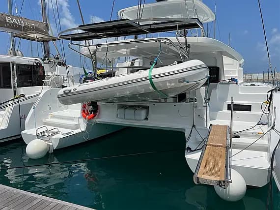 Lagoon 46 in Sicily / Capo d'Orlando Marina - image 1
