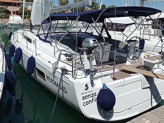 Oceanis 51.1 in Sicily / Furnari / Marina Portorosa - Photo 1