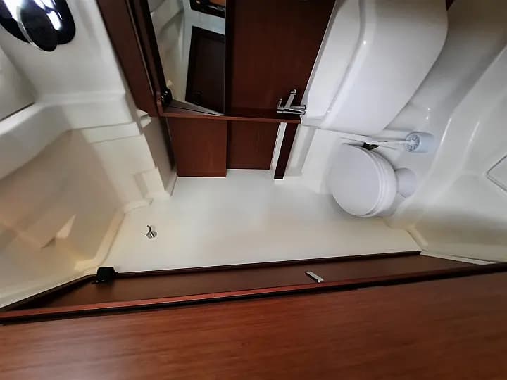 Oceanis 51.1 in Sicily / Furnari / Marina Portorosa - Photo 5