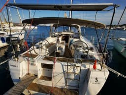 Oceanis 50 Family in Lavrion Main Port thumbnail 11