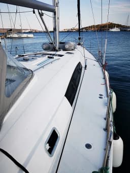 Oceanis 50 Family in Lavrion Main Port thumbnail 14