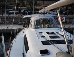 Oceanis 50 Family in Lavrion Main Port thumbnail 15