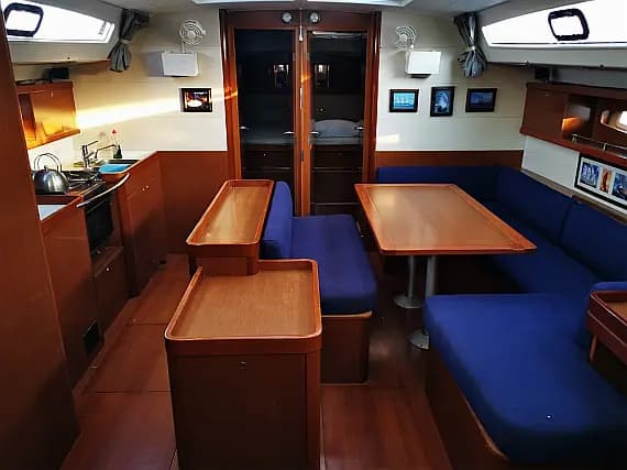 Oceanis 50 Family in Lavrion Main Port - Photo 3