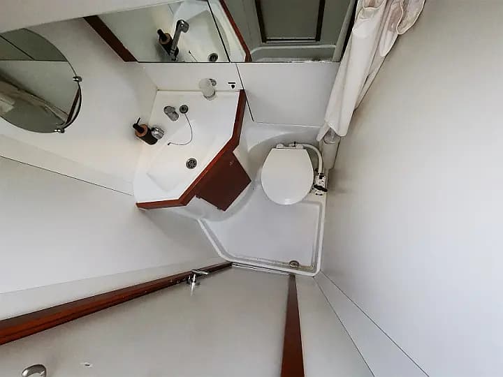 Oceanis 50 Family in Lavrion Main Port - Photo 5