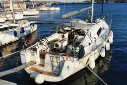 Oceanis 50 Family in Lavrion Main Port thumbnail 7
