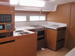 Sun Odyssey 490 in Sicily / Capo d'Orlando Marina thumbnail 3
