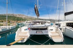 Lagoon 46 in Kaštel Gomilica / Marina Kaštela thumbnail 21