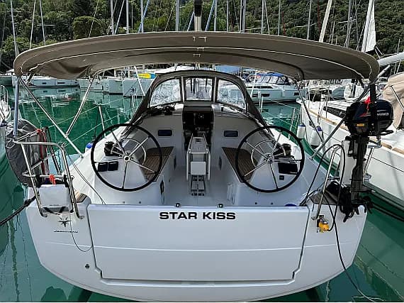 Sun Odyssey 350 in Dubrovnik / ACI Marina Dubrovnik - Photo 1