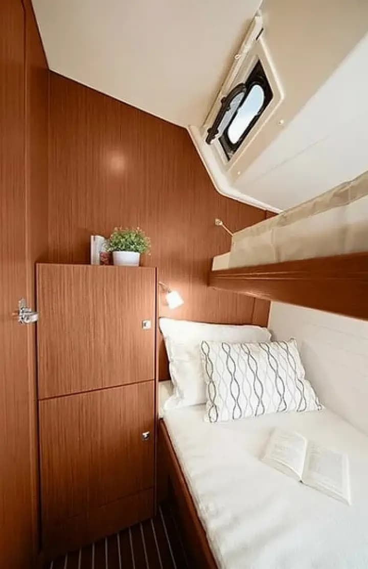Bavaria Cruiser 51 in Athens / Alimos Marina - Photo 4