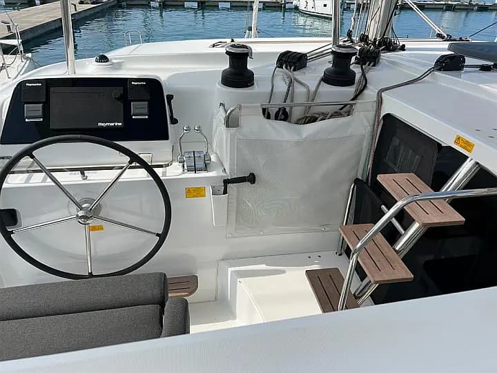 Lagoon 42 in Sicily / Capo d'Orlando Marina - Photo 5