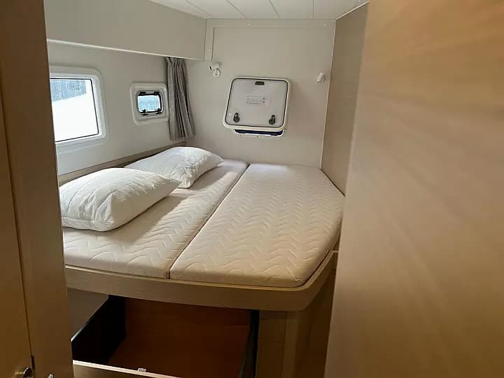 Lagoon 42 in Sicily / Capo d'Orlando Marina - Photo 2
