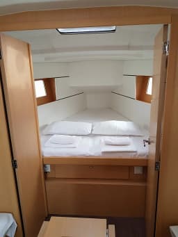 Oceanis 35.1 in Trogir / ACI Marina Trogir thumbnail 6