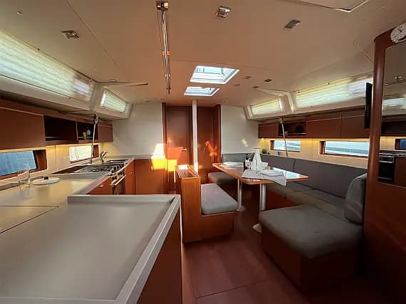 Oceanis 46.1 in Athens / Alimos Marina - Photo 3