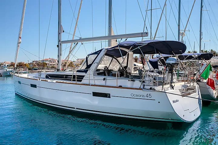 Oceanis 45 in Sicily / Capo d'Orlando Marina - Photo 4