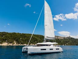 Lagoon 55 in Kaštel Gomilica / Marina Kaštela thumbnail 9