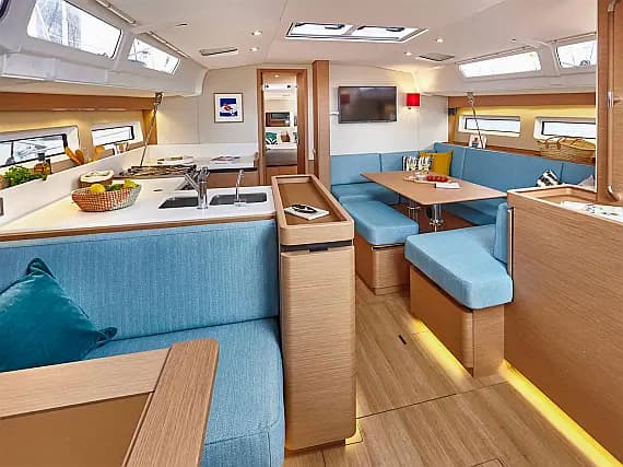 Sun Odyssey 490 in Athens / Alimos Marina - Photo 3