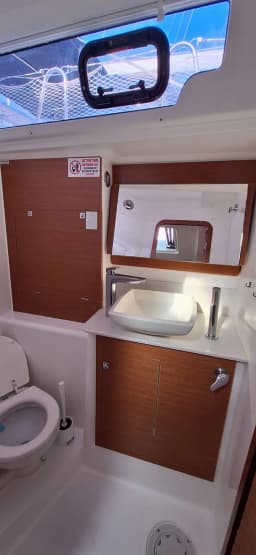 Dufour 460 Grand Large in Trogir / ACI Marina Trogir thumbnail 5