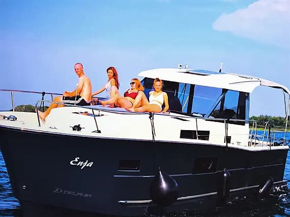 Delphia Escape 1080 in Rechlin / Marina Müritz - image 1
