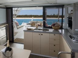 Lucia 40 in Portimao / Marina de Portimao thumbnail 5